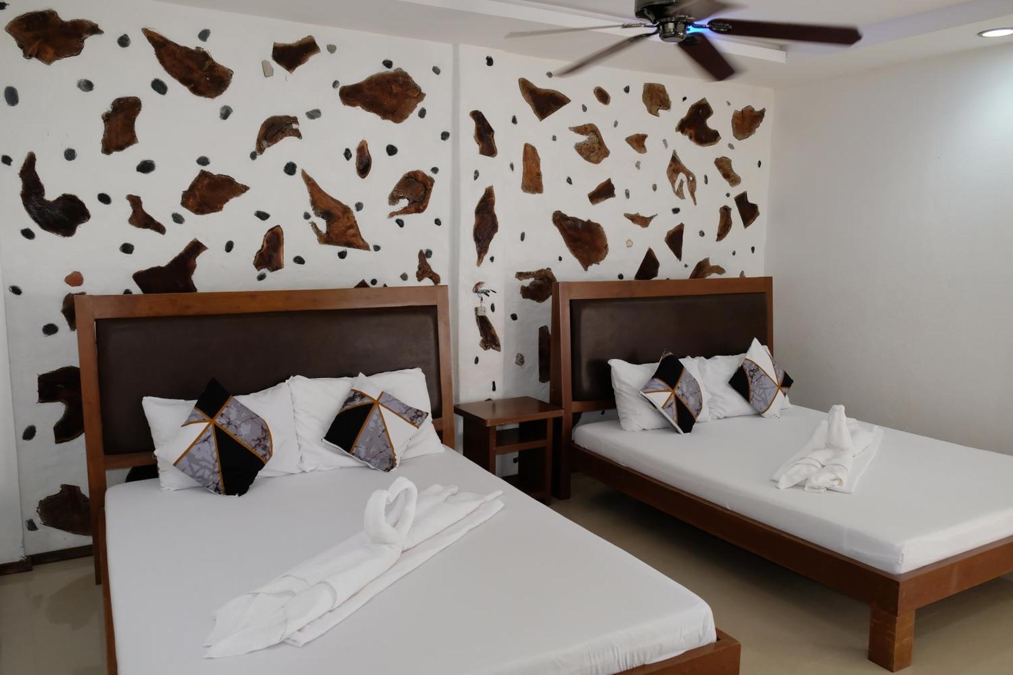Sundown Resort & Austrian Pension House Manoc-Manoc Exterior photo